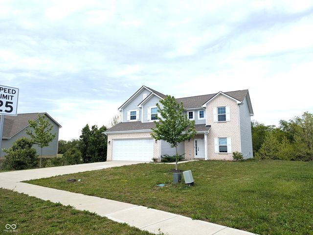 1571 N Creekwater Pass, Greenfield, IN 46140