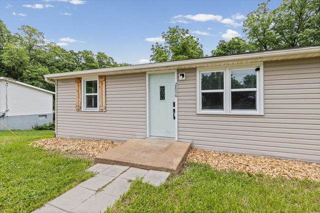 2806 TERRY LN, Columbia, MO 65201
