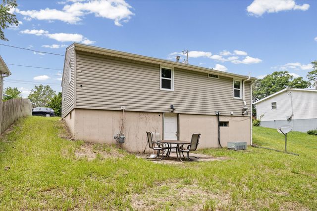 2806 TERRY LN, Columbia, MO 65201