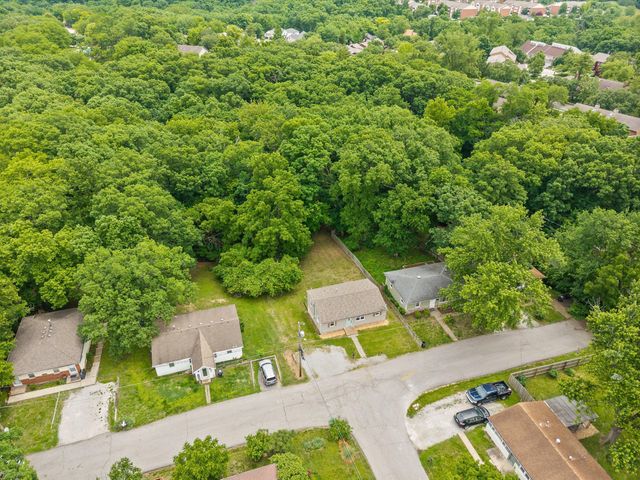 2806 TERRY LN, Columbia, MO 65201