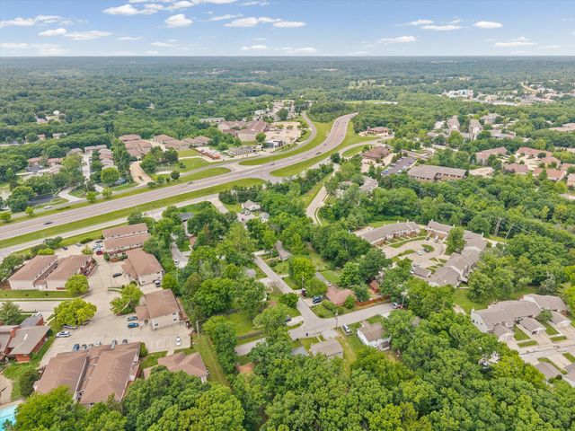 2806 TERRY LN, Columbia, MO 65201