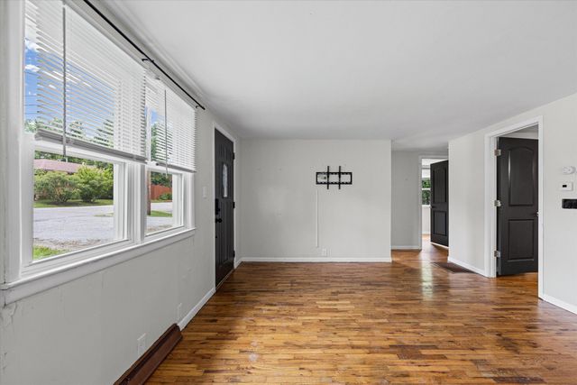 2806 TERRY LN, Columbia, MO 65201