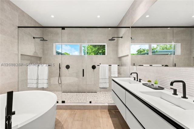 270 SW 29th Rd, Miami, FL 33129