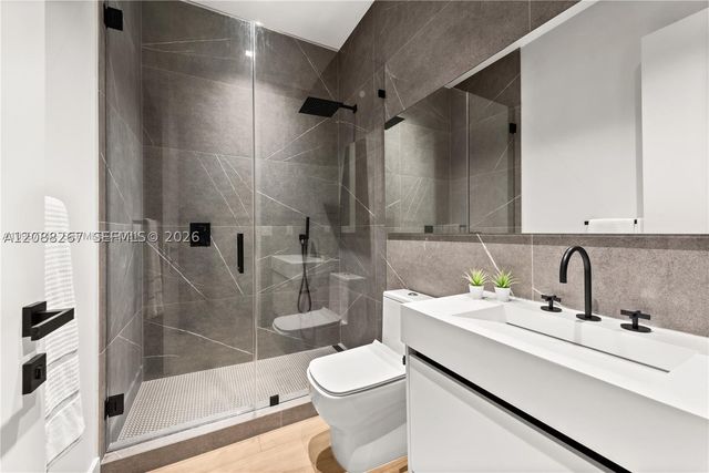 270 SW 29th Rd, Miami, FL 33129