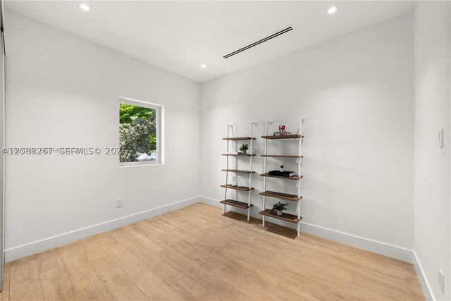 270 SW 29th Rd, Miami, FL 33129