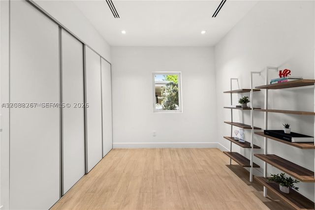 270 SW 29th Rd, Miami, FL 33129