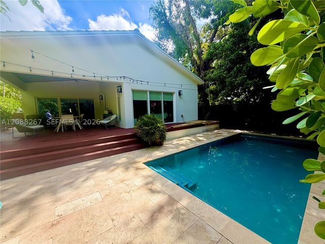 270 SW 29th Rd, Miami, FL 33129