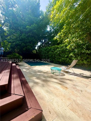 270 SW 29th Rd, Miami, FL 33129