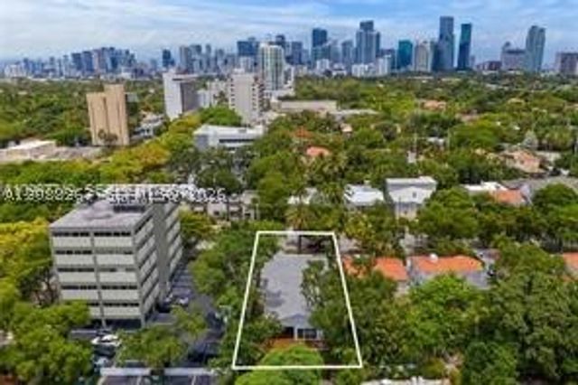 270 SW 29th Rd, Miami, FL 33129