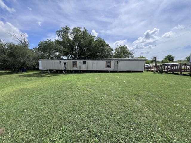 10001 Peterson RD, Del Valle, TX 78617