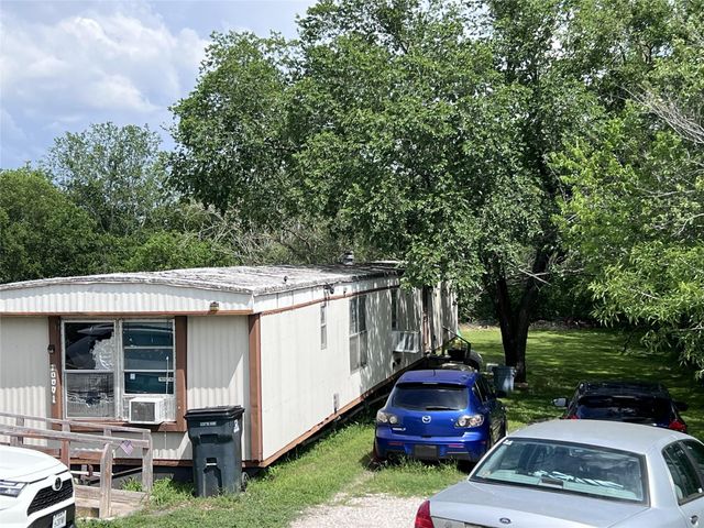 10001 Peterson RD, Del Valle, TX 78617