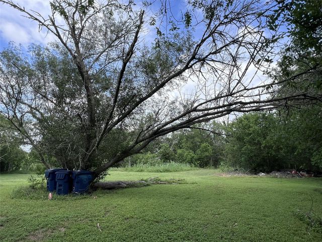 10001 Peterson RD, Del Valle, TX 78617
