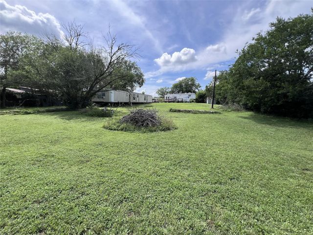 10001 Peterson RD, Del Valle, TX 78617