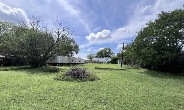 10001 Peterson RD, Del Valle, TX 78617