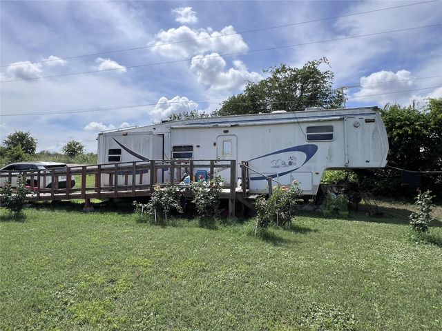 10001 Peterson RD, Del Valle, TX 78617
