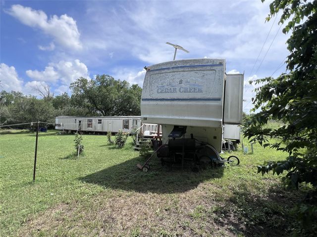 10001 Peterson RD, Del Valle, TX 78617