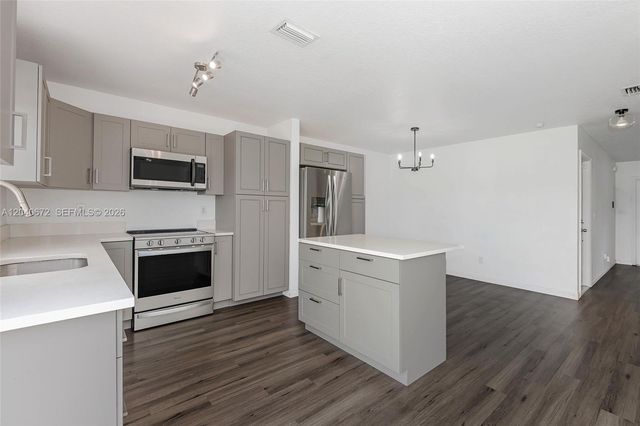 2123 SW 87th Ter, Miramar, FL 33025