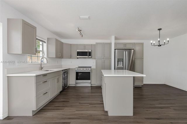 2123 SW 87th Ter, Miramar, FL 33025