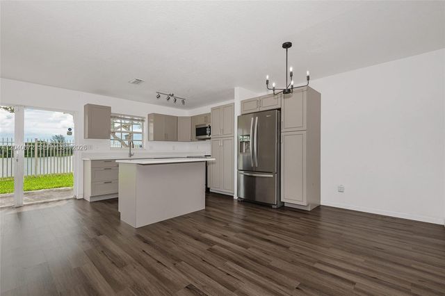 2123 SW 87th Ter, Miramar, FL 33025