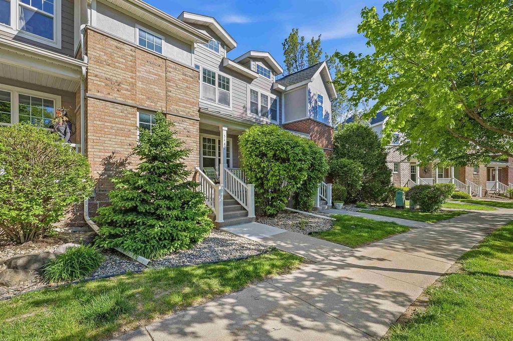 5462 Coachman Place, Fitchburg, WI 53711