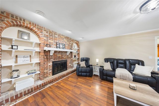 1141 Las Olas Boulevard NW, North Canton, OH 44720