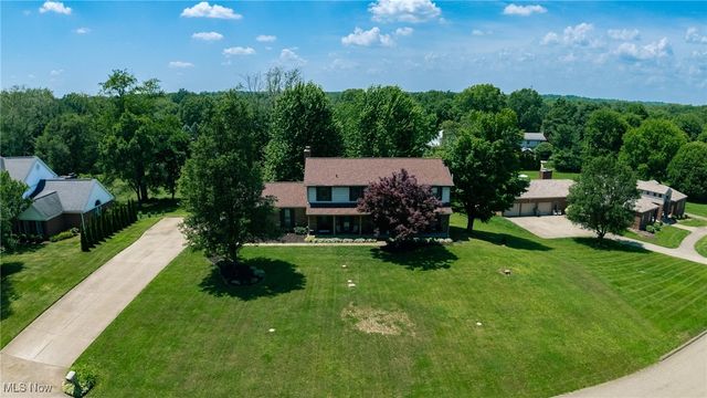 1141 Las Olas Boulevard NW, North Canton, OH 44720