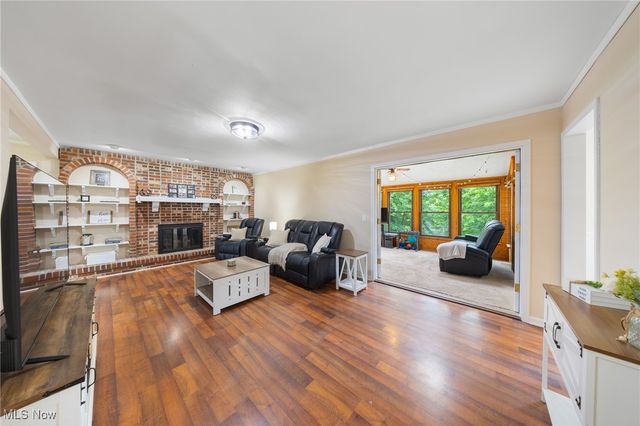 1141 Las Olas Boulevard NW, North Canton, OH 44720