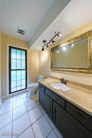 1141 Las Olas Boulevard NW, North Canton, OH 44720