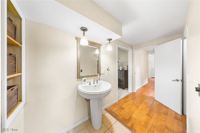 1141 Las Olas Boulevard NW, North Canton, OH 44720