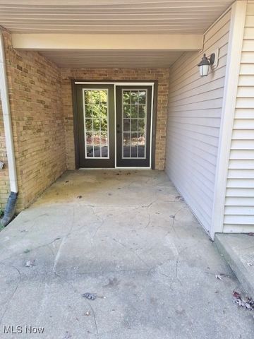 1141 Las Olas Boulevard NW, North Canton, OH 44720