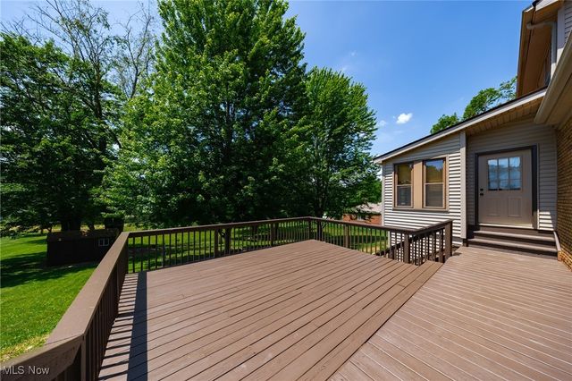 1141 Las Olas Boulevard NW, North Canton, OH 44720