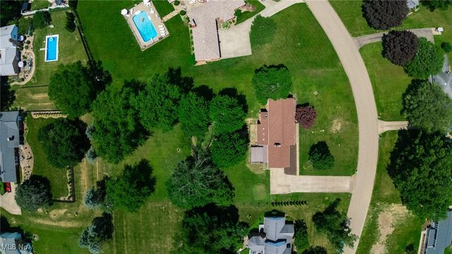 1141 Las Olas Boulevard NW, North Canton, OH 44720