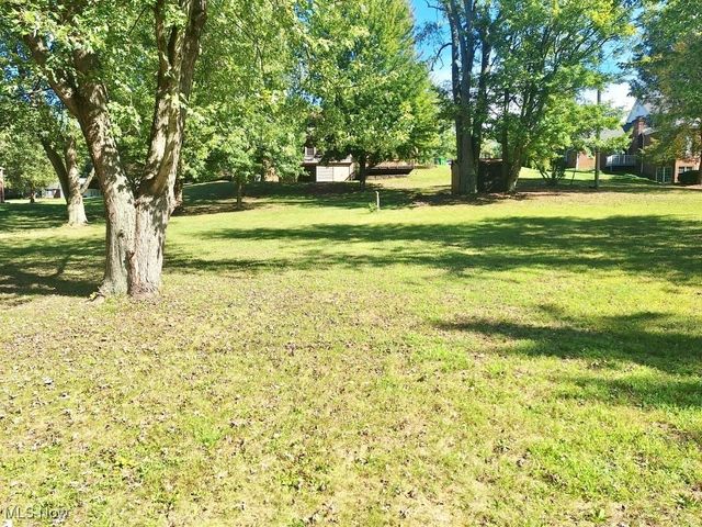 1141 Las Olas Boulevard NW, North Canton, OH 44720