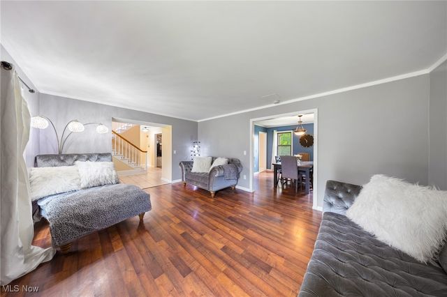 1141 Las Olas Boulevard NW, North Canton, OH 44720