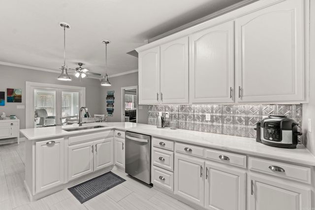 124 W Eden Park Road, Searcy, AR 72143