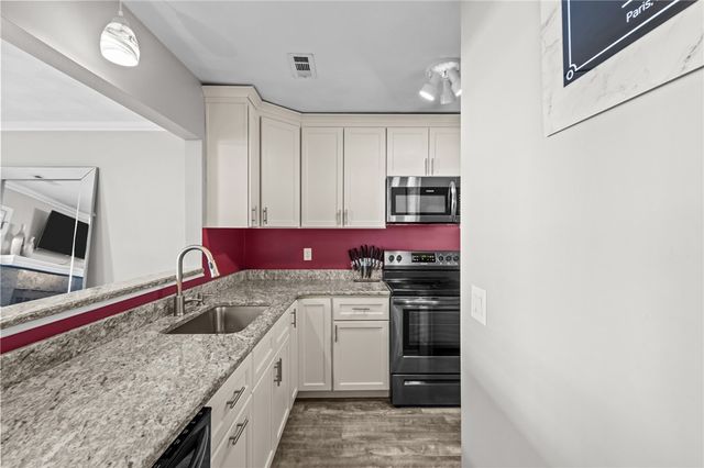 626 Smithfield Road 906, North Providence, RI 02904