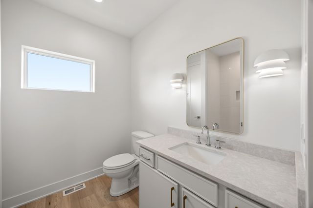 17212 Springbrook Trail, Urbandale, IA 50263