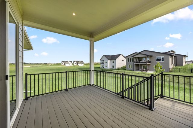 17212 Springbrook Trail, Urbandale, IA 50263