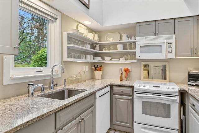 285A Heritage Hill Place, Rutland Town, VT 05701