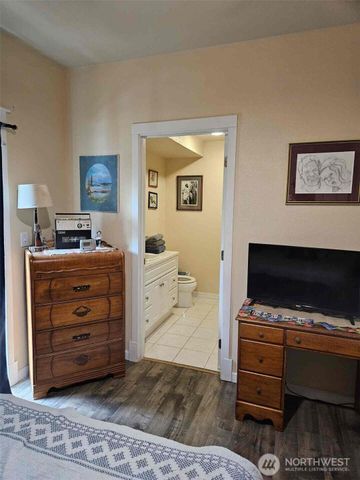 490 N Schoolhouse Hill Rd, Hoodsport, WA 98548