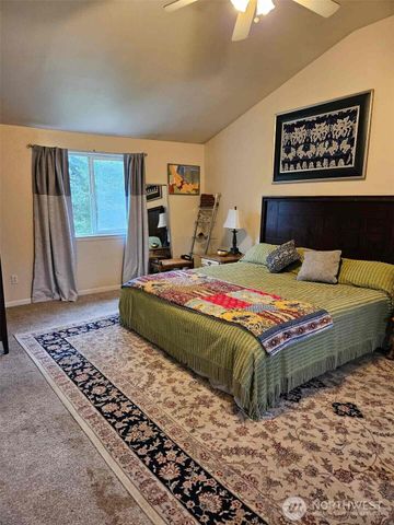 490 N Schoolhouse Hill Rd, Hoodsport, WA 98548