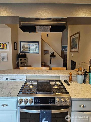 490 N Schoolhouse Hill Rd, Hoodsport, WA 98548