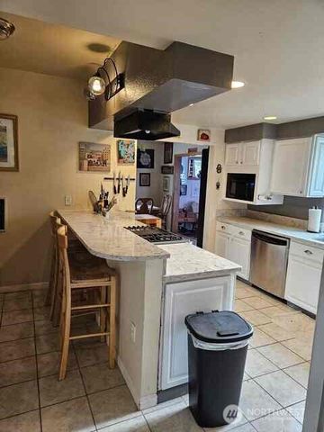 490 N Schoolhouse Hill Rd, Hoodsport, WA 98548