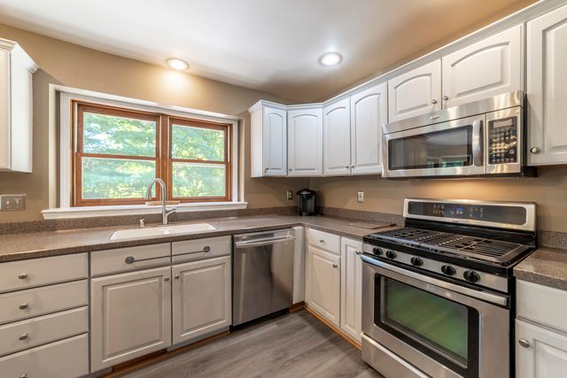 131 Beverly Drive, Chesterton, IN 46304