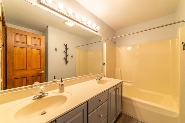 131 Beverly Drive, Chesterton, IN 46304