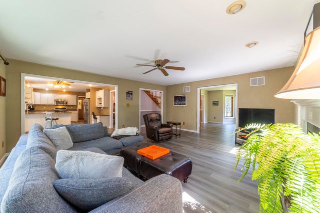 131 Beverly Drive, Chesterton, IN 46304