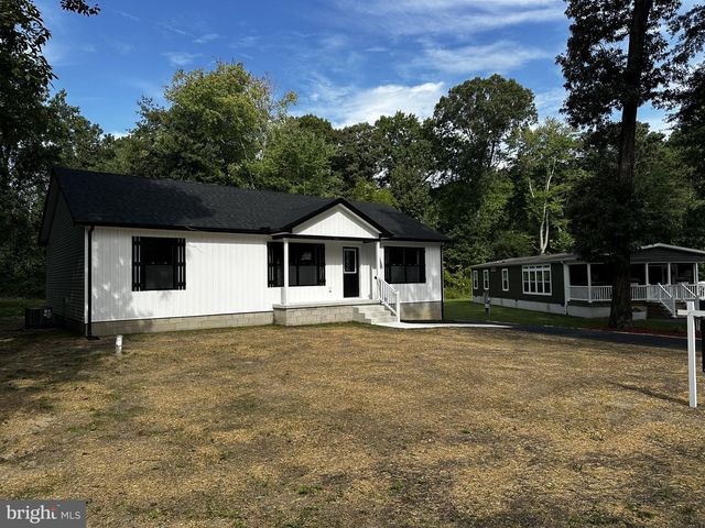 151 W LAKE DR, Milton, DE 19968