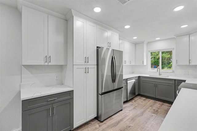 8170 22ND AVENUE N, St Petersburg, FL 33710