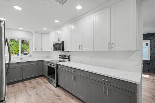 8170 22ND AVENUE N, St Petersburg, FL 33710