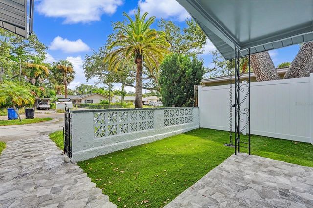 8170 22ND AVENUE N, St Petersburg, FL 33710
